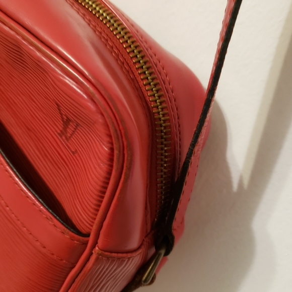 Louis Vuitton Red Epi Trocadero Crossbody - Picture 12 of 16